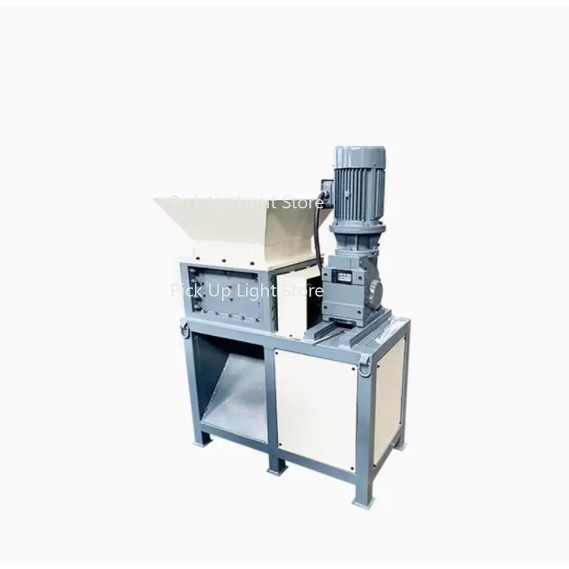 

China High-quality Shredders Are Used to Shred Waste Tires, Plastic Aluminum Cans and Wood.