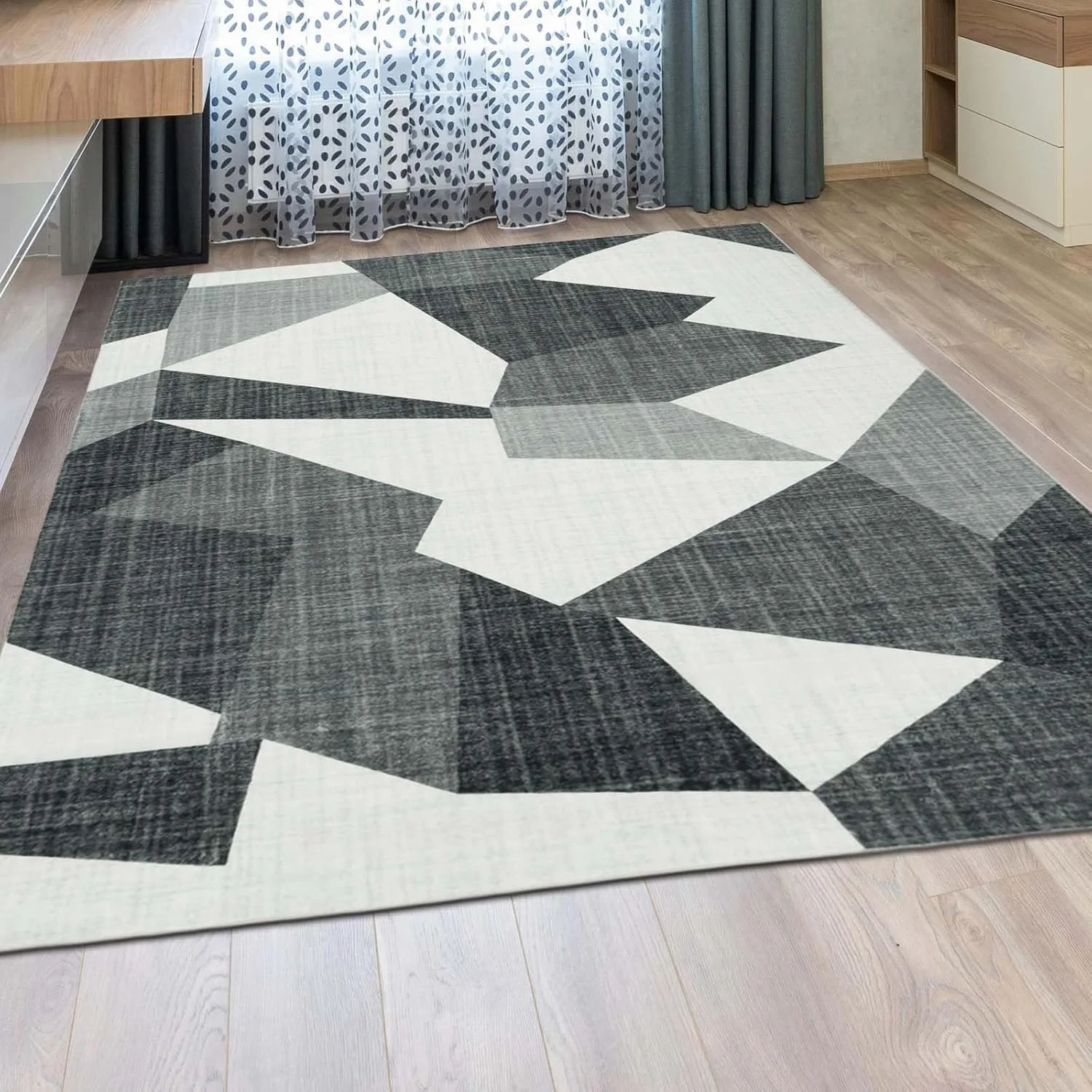 Tapis moderne en patchwork de grande taille, design asymétrique, tapis de sol aux tons neutres