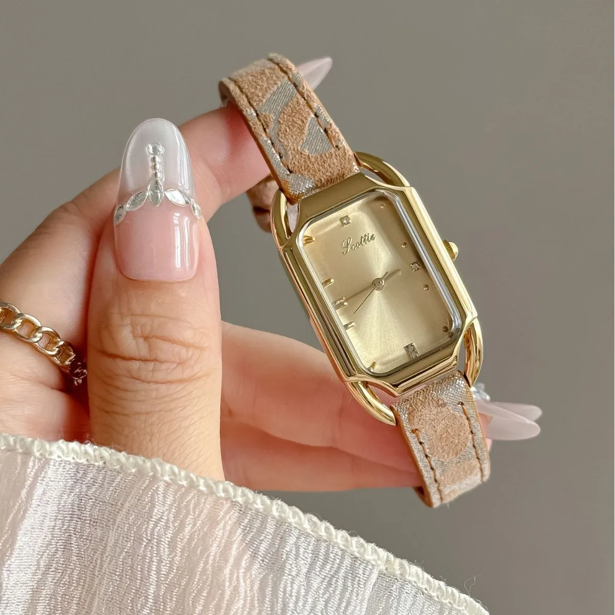 Scottie Watch For Woman Vintage Gold Dial Leopard-Print Shiny Leather Strap Ladies Watches Elegant Fashion Women Square Watch