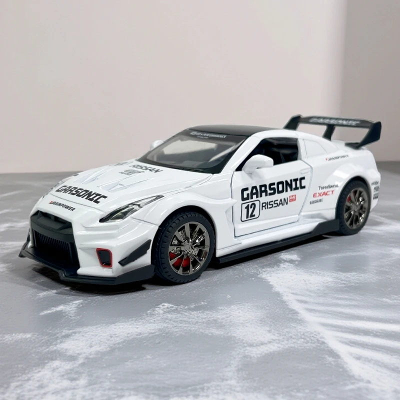 1:32 GTR R35 CSR2 Alloy Sports Car Model Diecast Metal Toy Vehicles High Simulation Pull Back Collection Kids Toys Gift