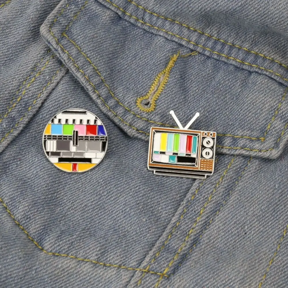 Brooch Lapel No Signal Vintage TV Pin Snowflake Screen in 80s Antenna TV Pins Vintage Color Television Brooches Friends