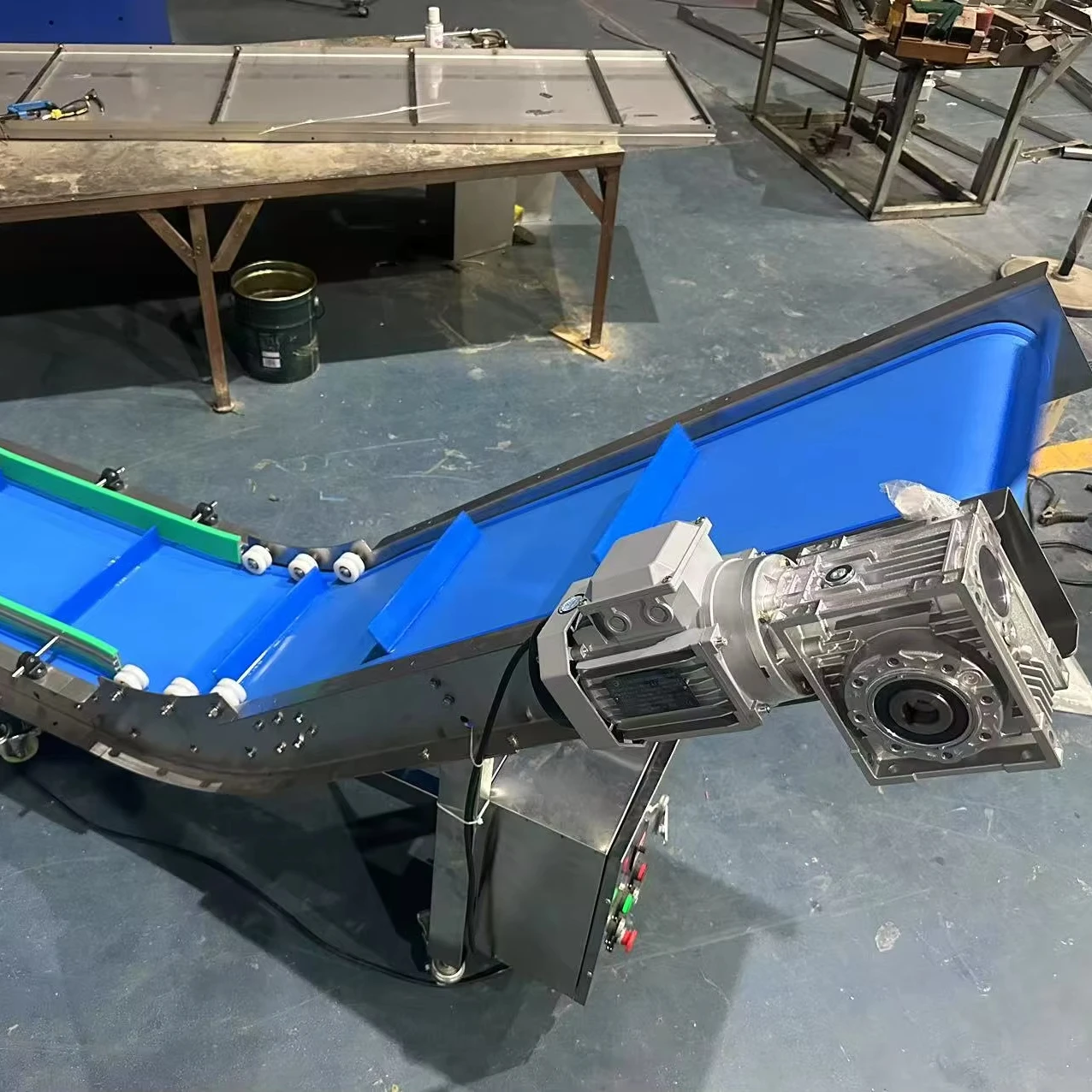Przenośniki taśmowe z podnosze – Lifting Belt recenzja i cena