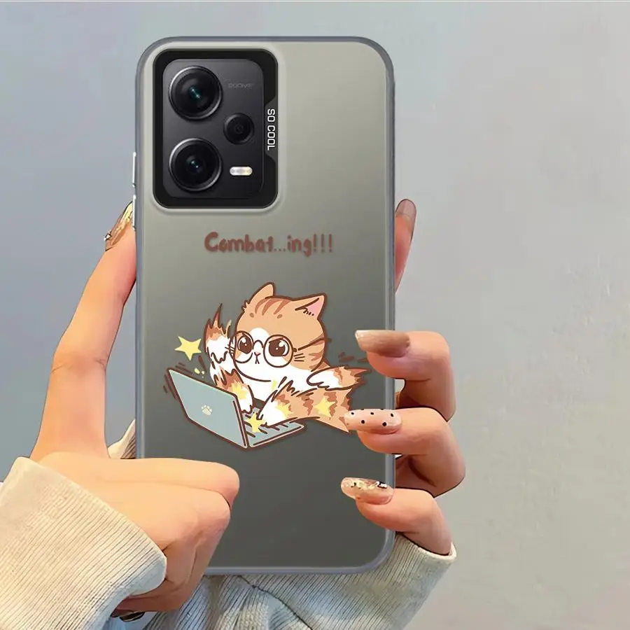 Casing untuk Xiaomi Redmi 12C 9T A1 A2 Plus K60 13C 9C 10C A5 14C Penutup Belakang Ponsel Gambar Kartun Lucu Kucing Kerja