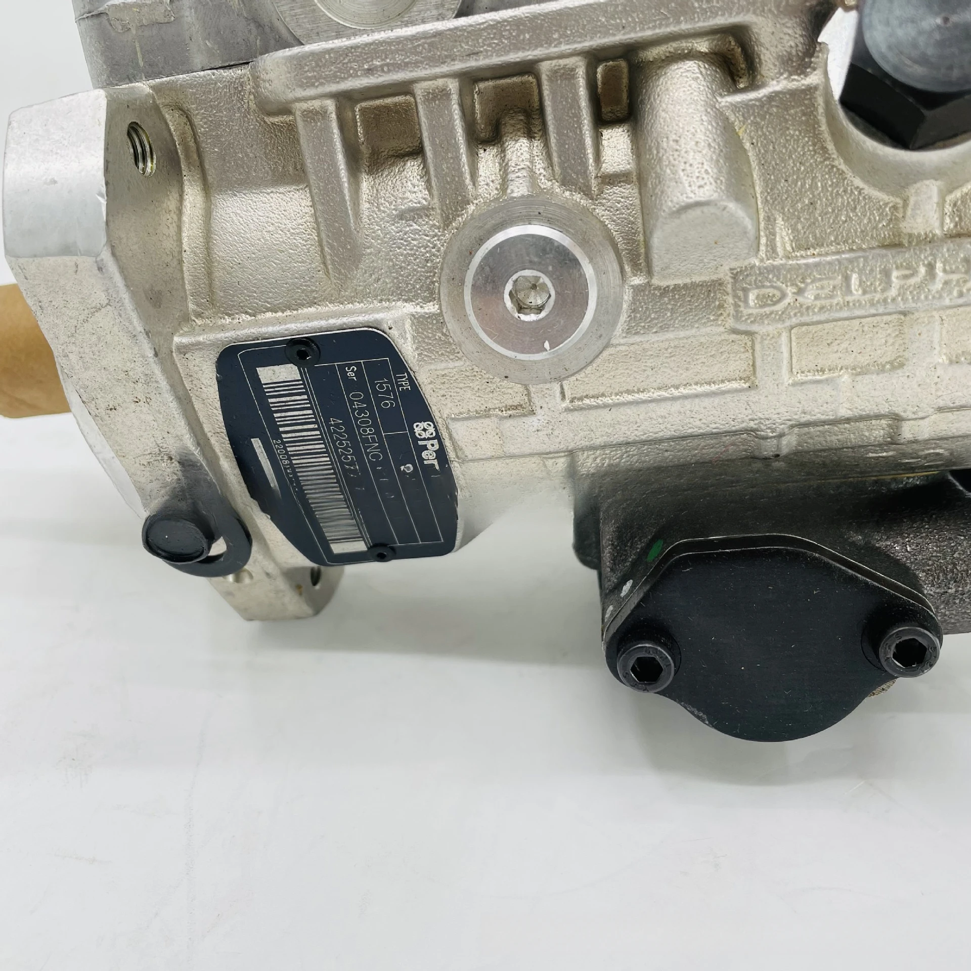 Oil pump 9521A332T for engines