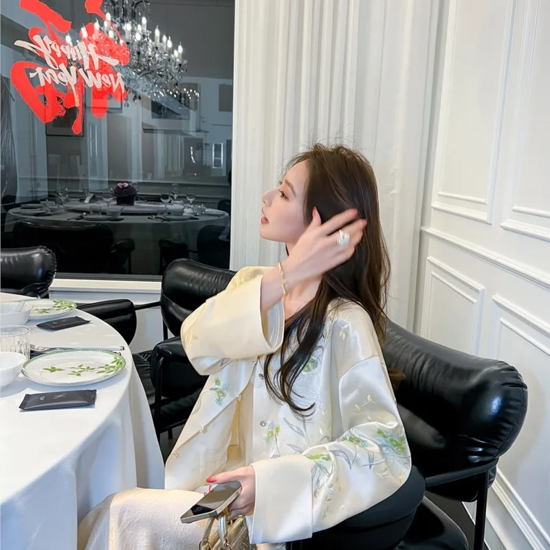 새로운 중국 스타일 팬 자수 짧은 코트 여성 디자인 블라우스