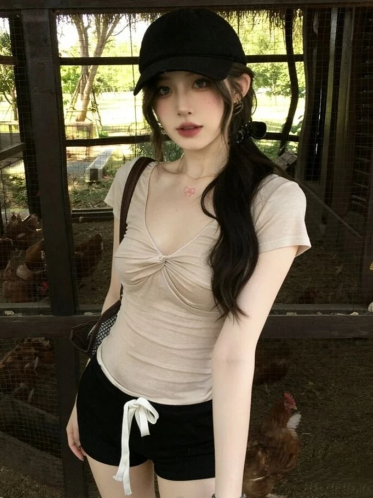 Y2k Aesthetic Sexy Pleated Tshirts 2026 Summer Streetwear Women Grunge Tops Harajuku Vintage Solid Color Slim Fit T-shirt