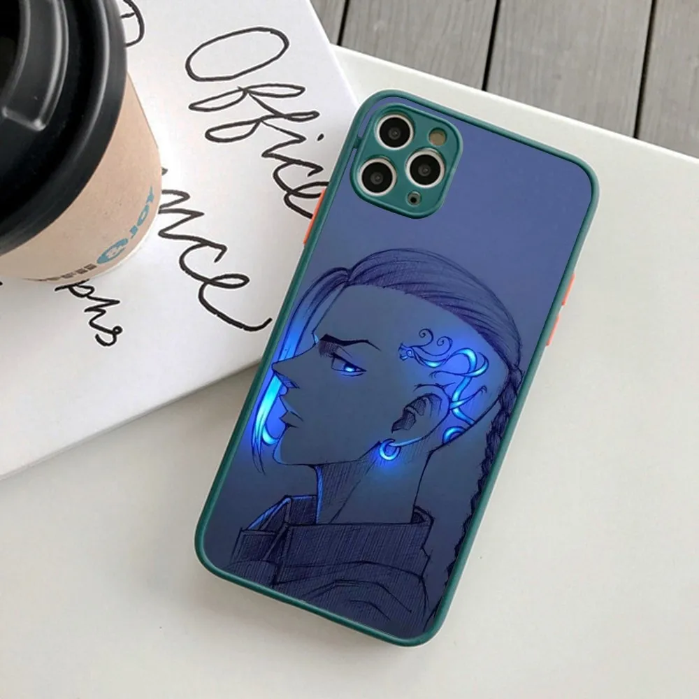 Tokyo Revengers Anime Phone Case for iPhone 14 11 12 13 Mini Pro Max 8 7 Plus X XR XS MAX Translucent Matte Cover