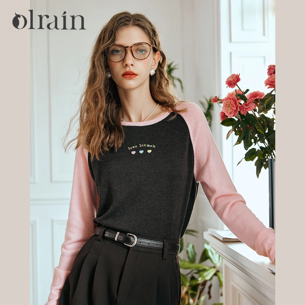 

OLrain Woman T-shirts Early Spring 2025 New Retro Embroidered Color-block Raglan Sleeve Knitwear Slim Fit Top O24CZ85283