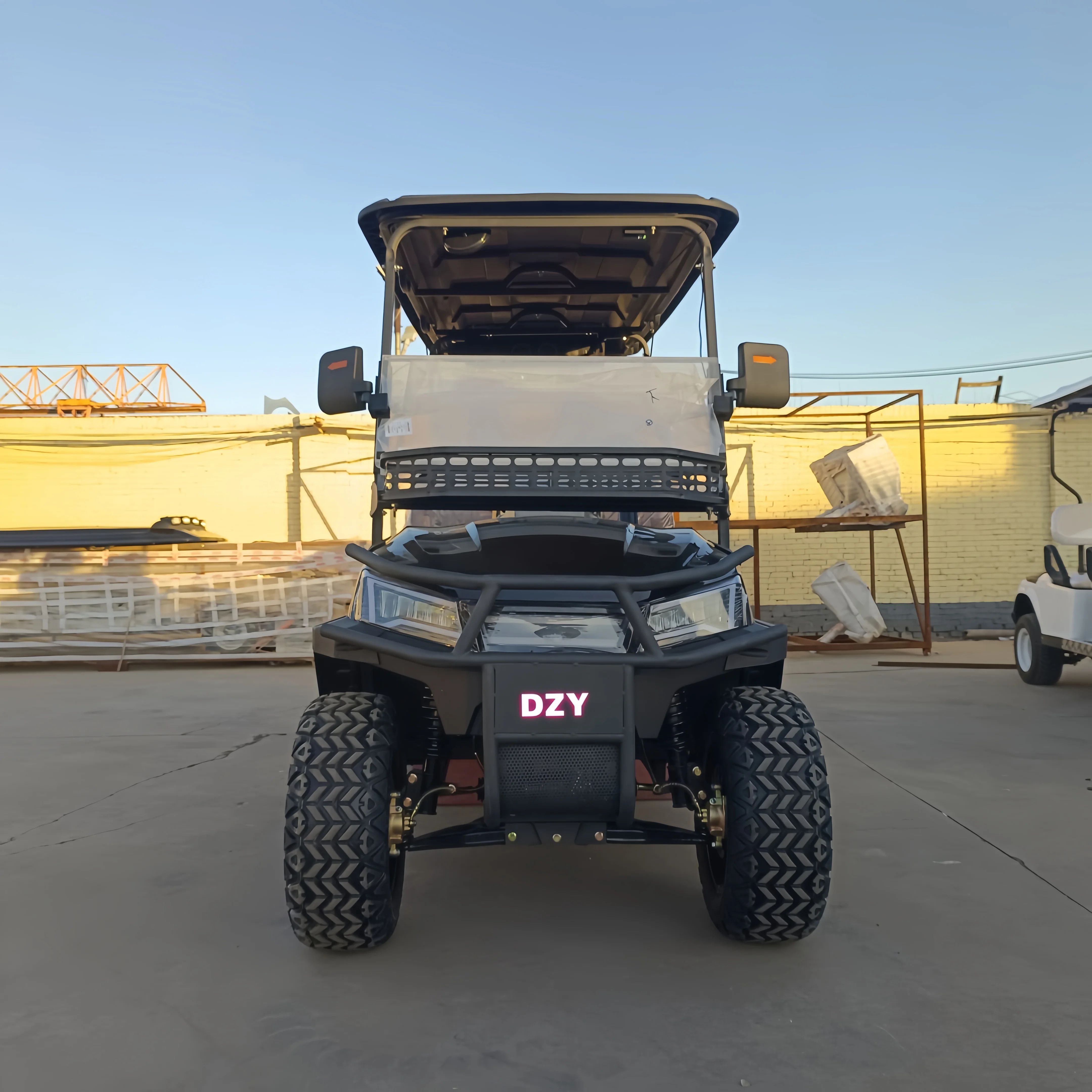 Factory Direct CE Certified 6-Seater Mini Electric Golf Cart New Chinese Design with Club Car Compatibility 72V Battery Voltage
