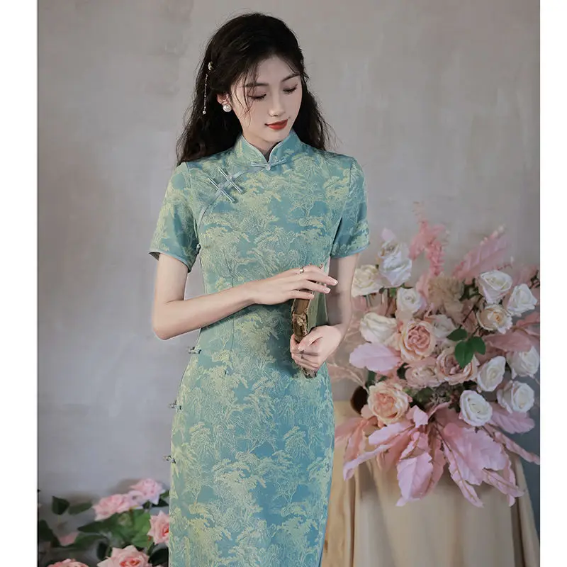 

Traditional Green Qipao Modern Romantic Elegant Printed Cheongsam Summer 204 Young Chinese Woman Dresses