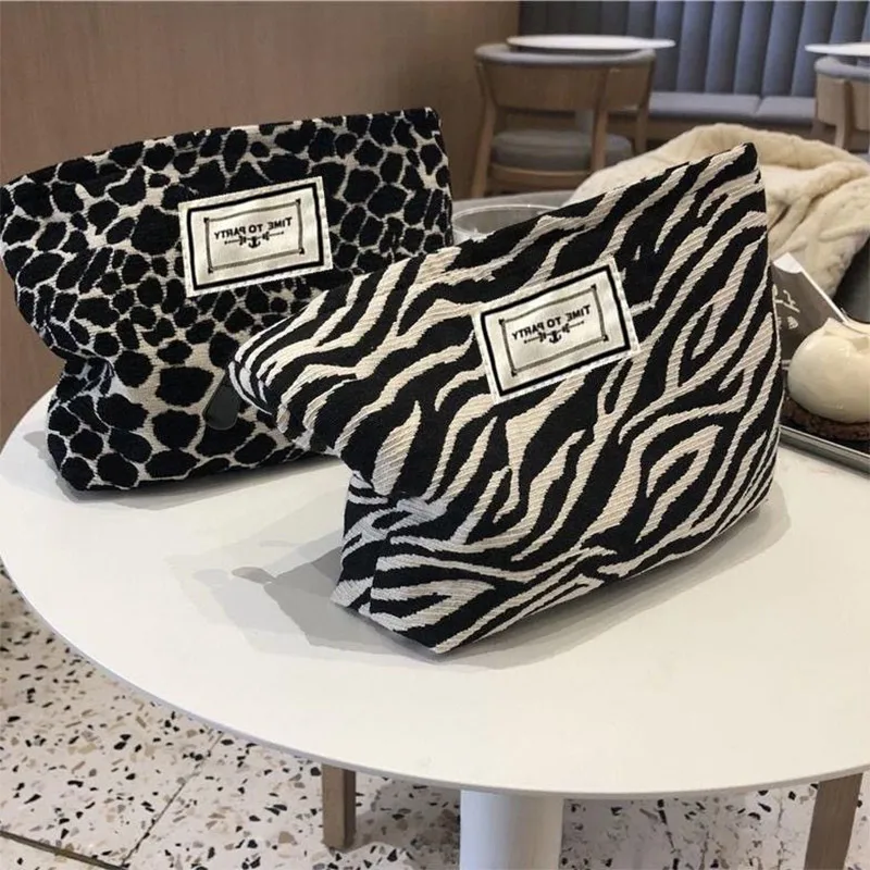 1pc Zebra Pattern Makeup Bag, Wash Bag, Handbag, Hand-held bag, Convenient and Large Capacity Storage Korean Fashion Bag