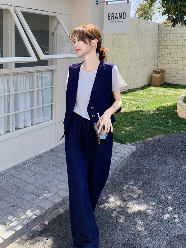 

Комплект из синего джинсового жилета и широких брюк: женский летний повседневный комплект 2025 года с эффектом высокого качества, состоящий из футболки и топа