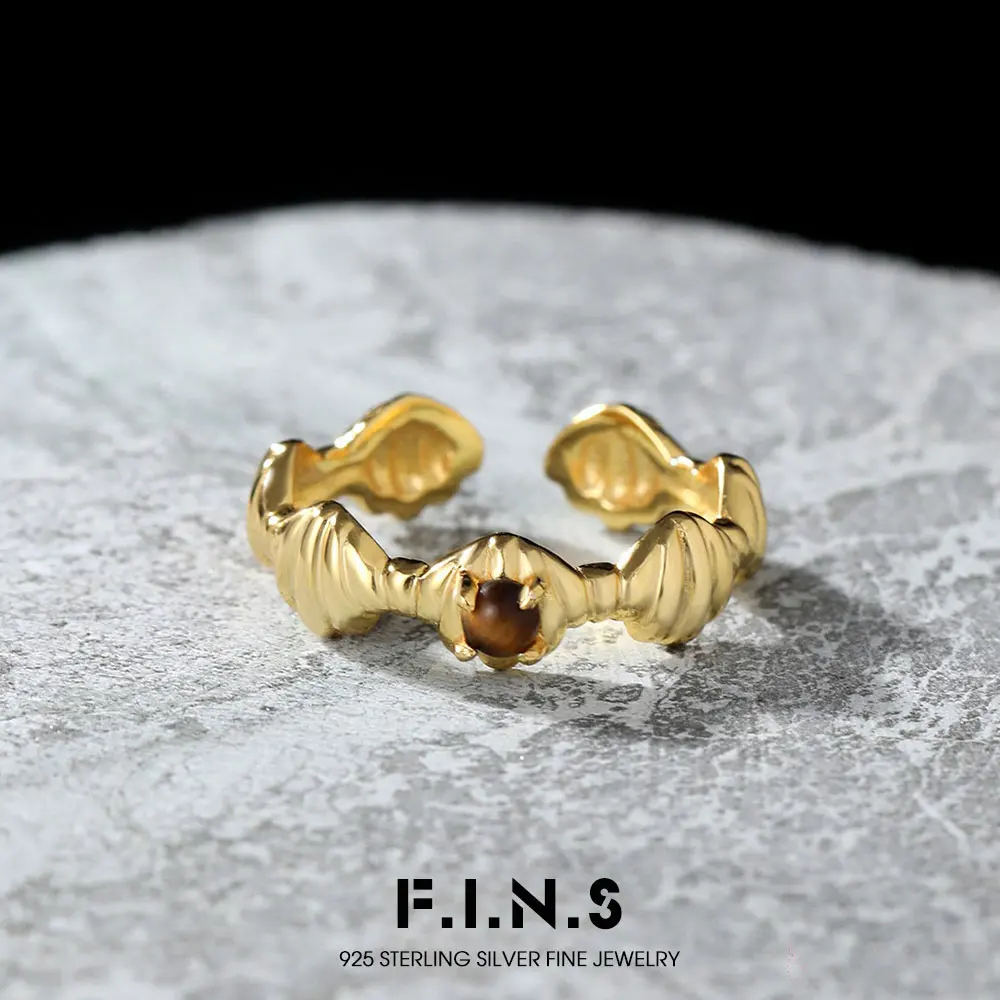 

F.I.N.S White Shell Tiger's Eye S925 Sterling Silver Ring Minimalist Style Scallop-shaped Open Adjustable Mid Finger Fine Jewels