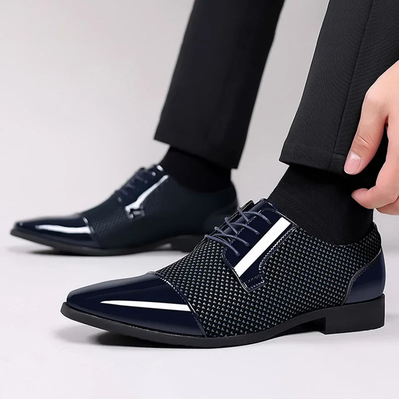 Zapatos de vestir clásicos para hombre, zapatos Oxford de charol con cordones, formales, de cuero negro, para fiesta de boda, 2024