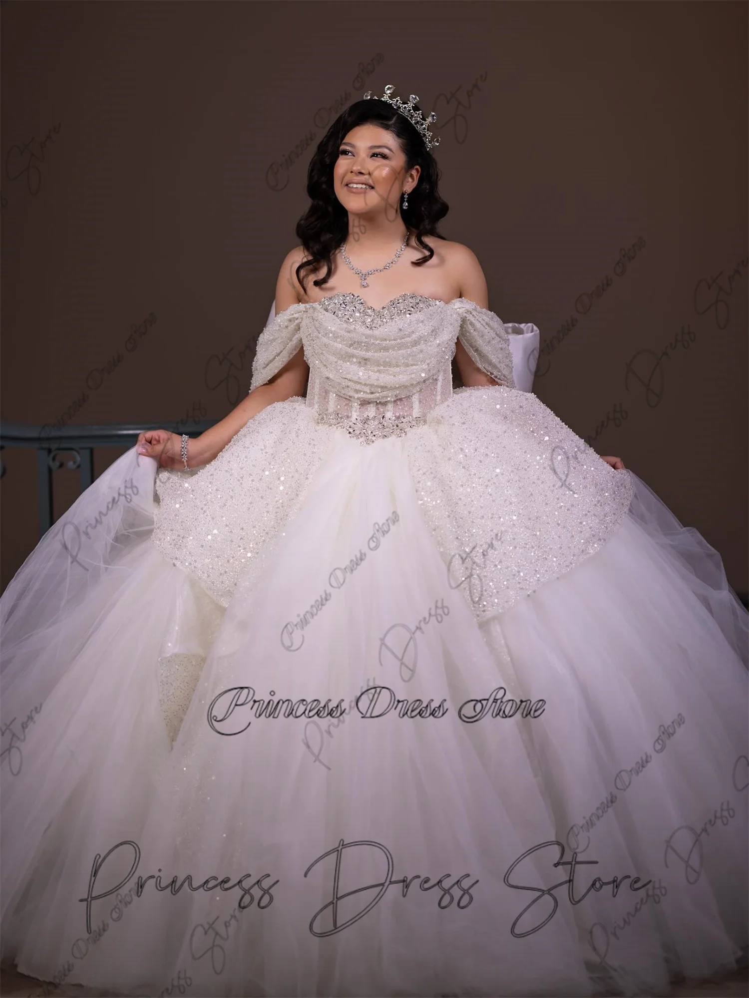 فساتين Quinceanera للأميرة اللامعة الحلوة 16 لحفلات أعياد الميلاد مزينة بشدة على شكل كرة فيستدو دي 15 أنوس مخصصة