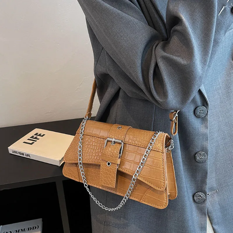 Design Sense Fashion Crossbody Bag Texture Retro Chain Small Square Bag Simple All-Matching New Autumn Winter Lady Underarm Pack