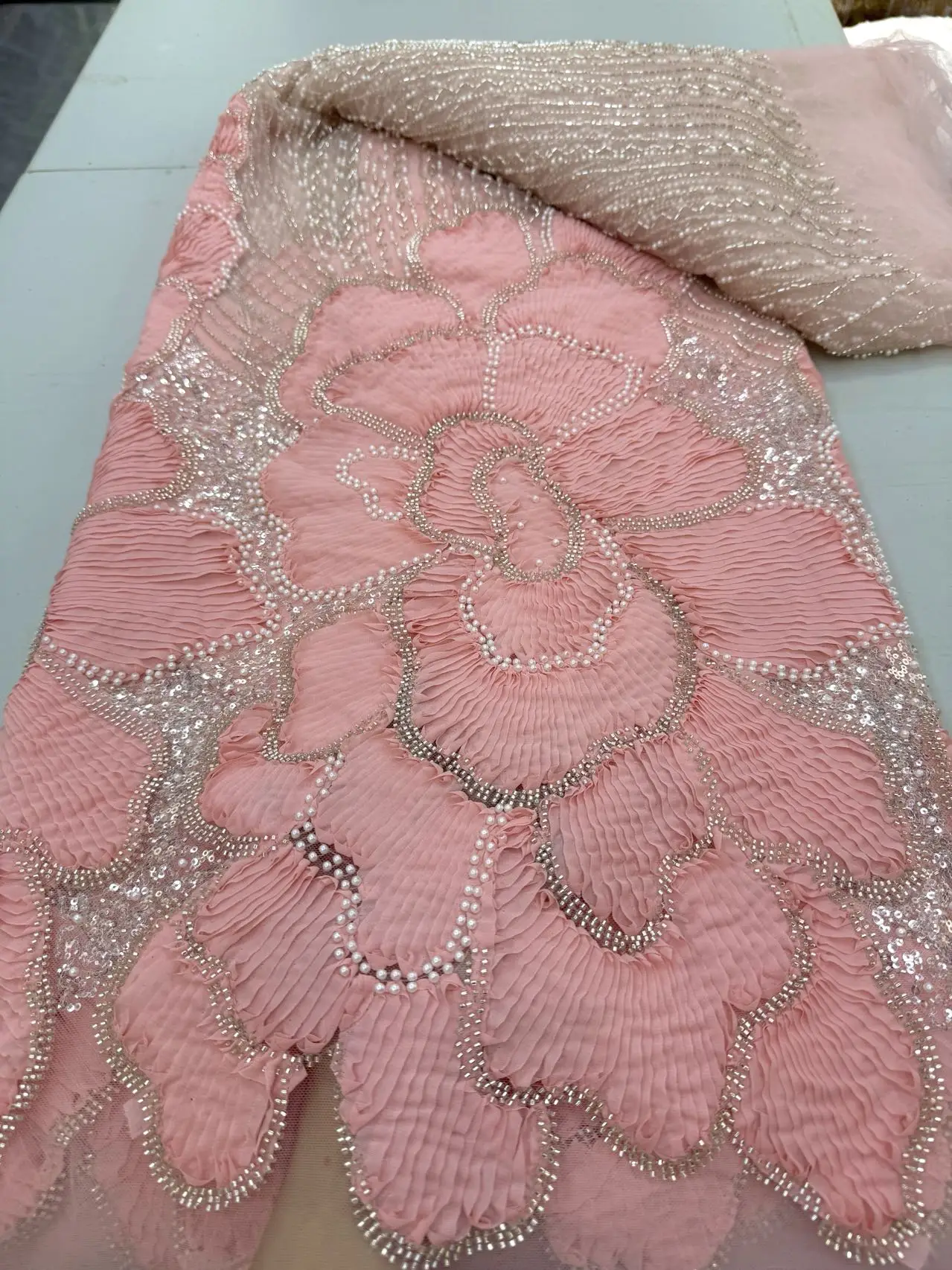 Hoge kwaliteit kant borduurwerk pailletten netto kant met kralen nieuwste Afrikaanse pailletten kant stof voor vrouwen bruiloft feestjurk