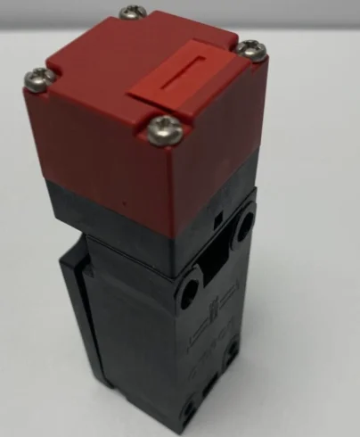 Brand New  D4NS-1AF, 1CF Limit Switch F 8AF Door Switch Fast Delivery