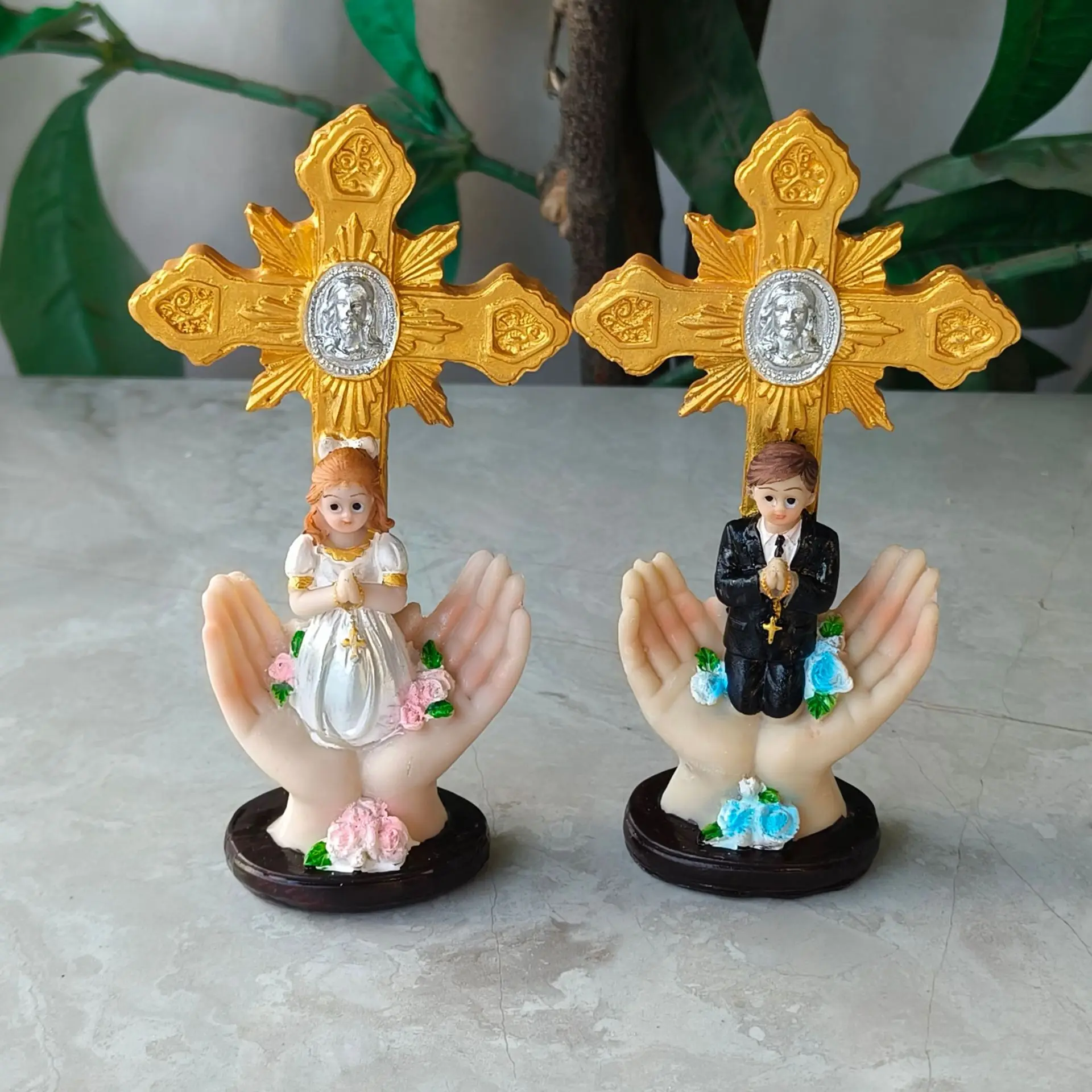 

Cross-border foreign trade exquisite cross gift set Angel lovers resin craft courtyard home decor