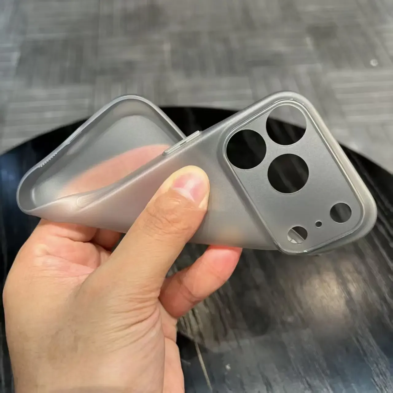 حافظة هاتف جديدة رفيعة للغاية PP غير لامعة لهاتف أبل آيفون 17 برو ماكس غطاء نحيف آيفون 17 حافظة هوائية 2026