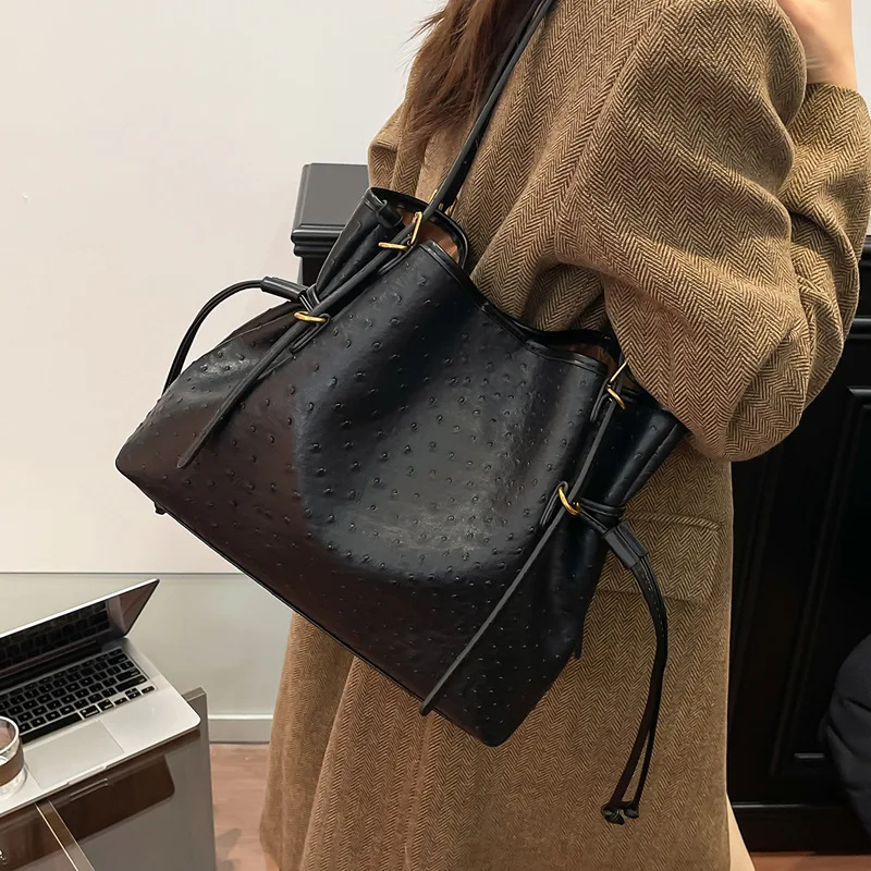 

Новинка 2026: Модная женская сумка-тоут в стиле ретро с уникальной текстурой, на плечо, большая вместимость