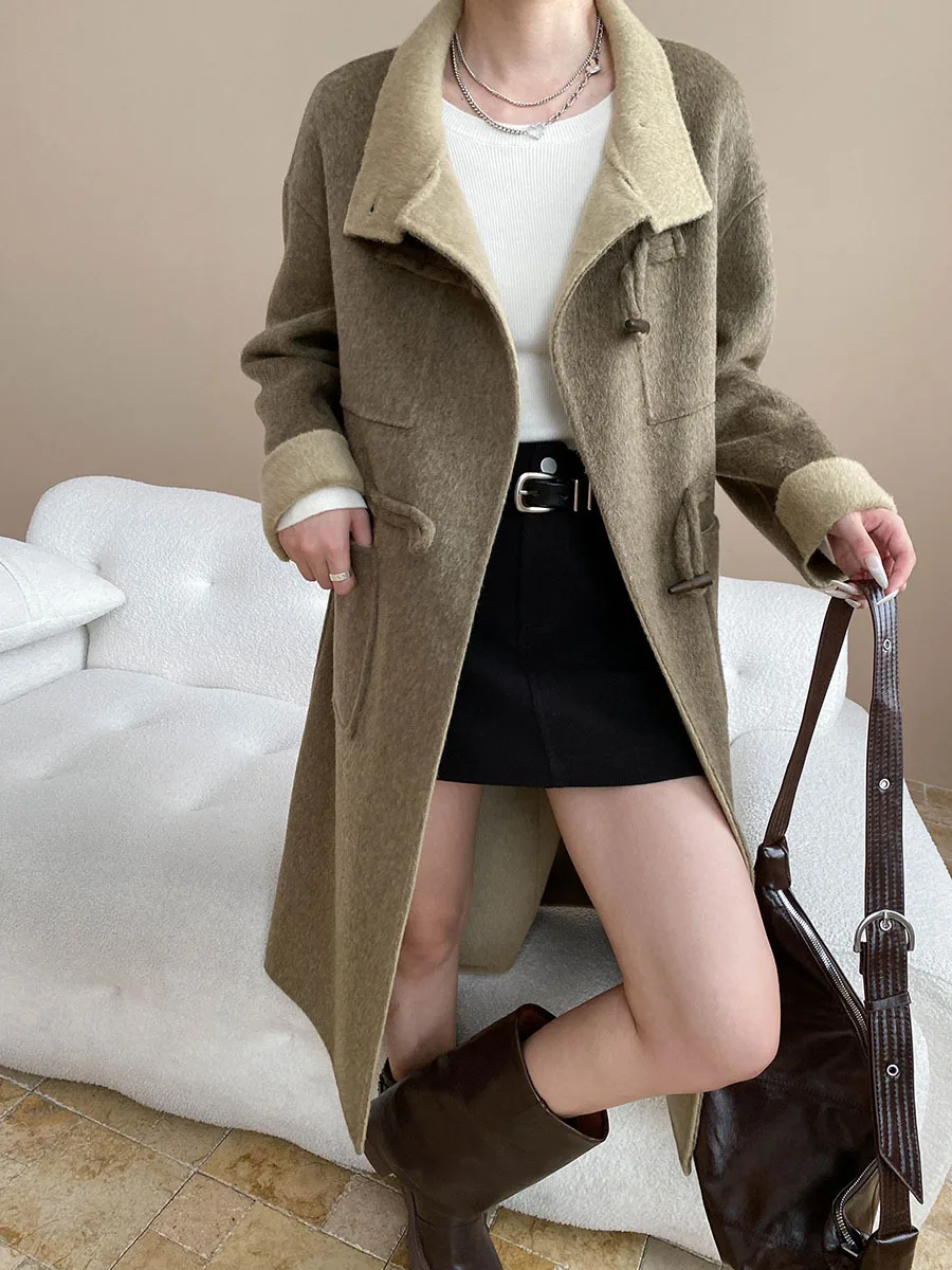 معطف صوف على الوجهين مزدوج الصدر مع طية صدر مدببة وأزرار قرن بلونين كتلة ألوان للرجال معطف كلاسيكي مصمم حسب الطلب