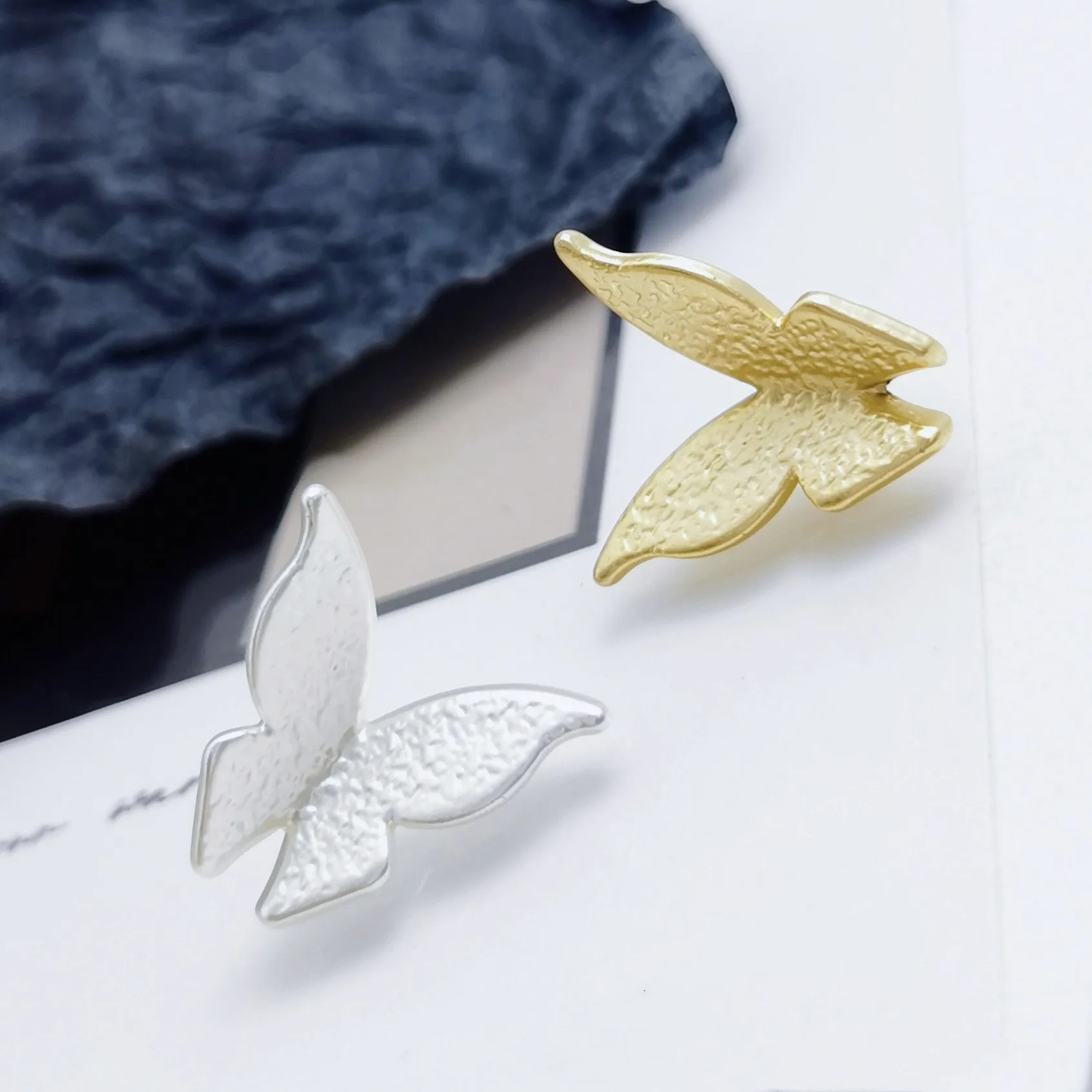10PCS/Lot 11/15MM Personality 3D Butterfly Metal Button For Coat Dress Sweater Decorated Buckle Accessories