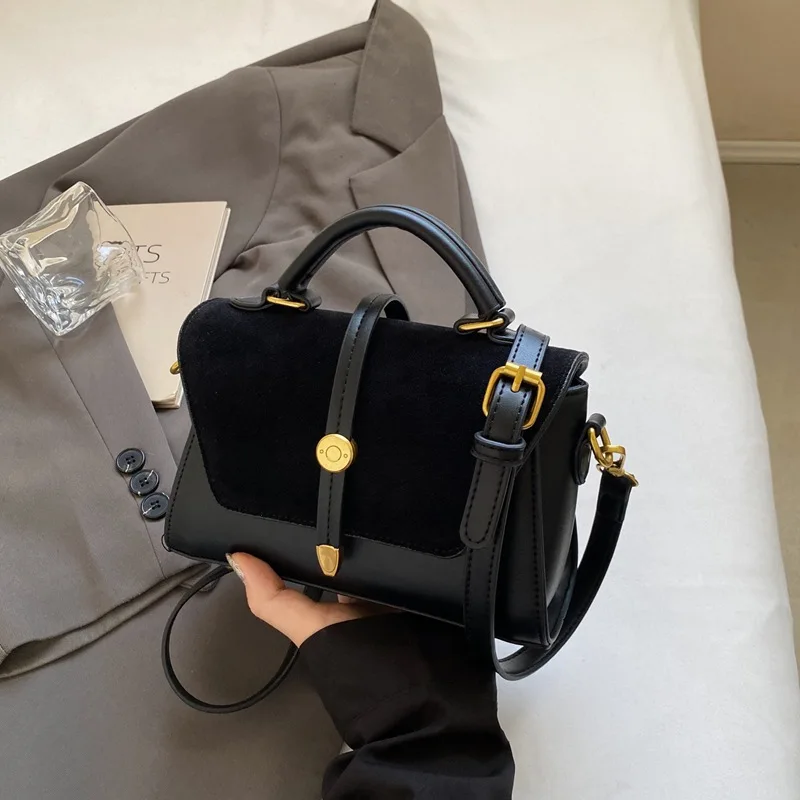 

Elegant Faux Handbag with Adjustable Strap Golden-Tone Hardware and Flap Closure - Trendy Commuting Hobo Crossbody Bag for Women