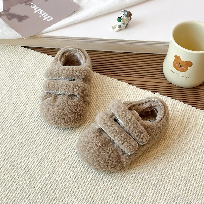

2025 Winter New Children's Cotton Slippers Short Plush Warm Casual Flat Shoes for Girls, Fashionable and Comfortable