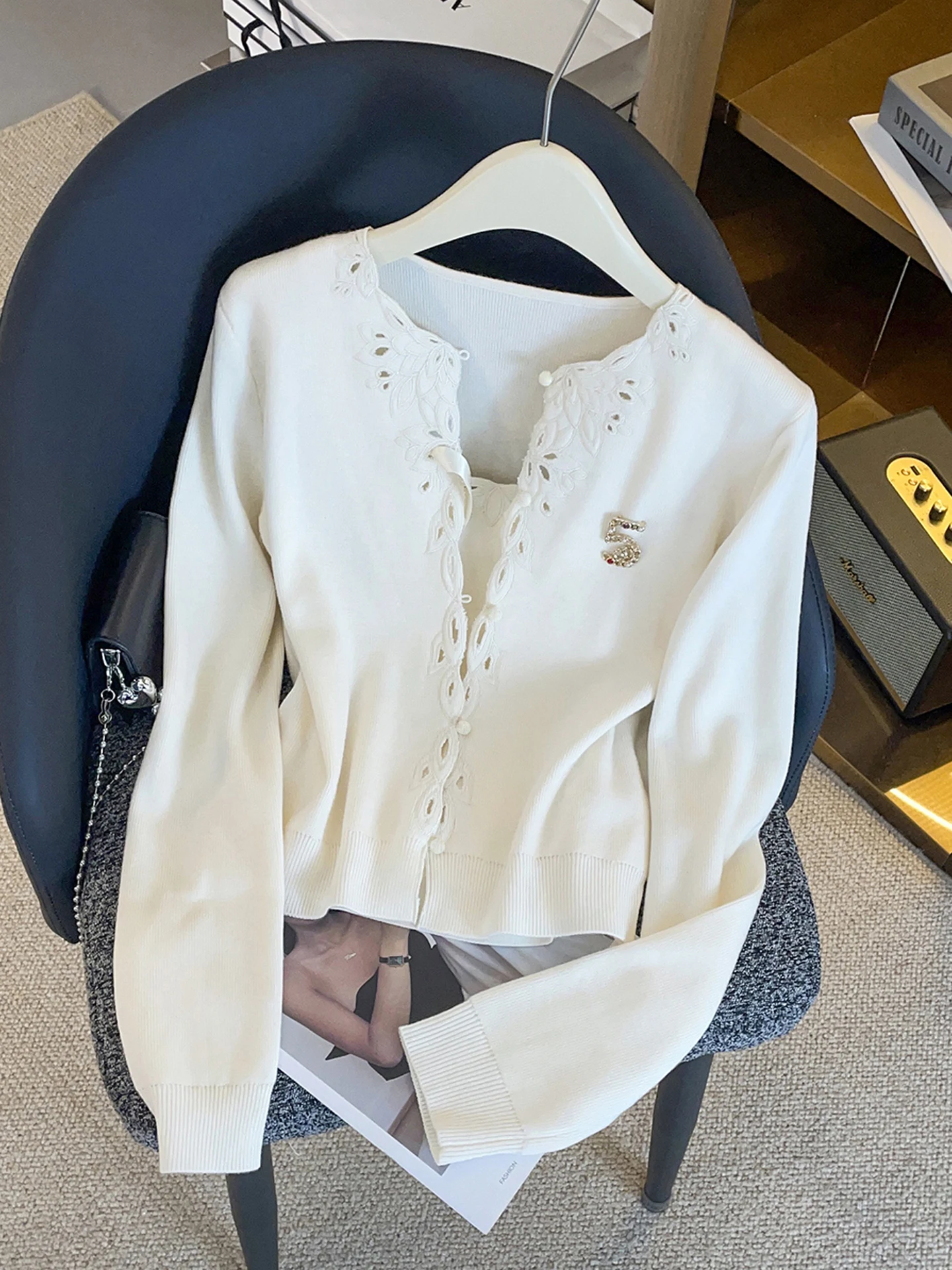 

Ele French Sle Women's Knitted Sweater Coat Hollow out Embroidery Gentle Wind Design Long Sve round Ne ort Coat