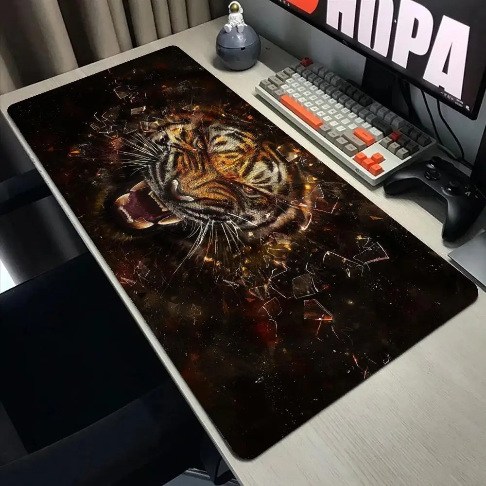 Alas Meja Anime Tiger Mouse Pad Anti-selip Cetak HD Ukuran Besar Keyboard Pad Karpet Karet Alas Meja Gamer Komputer Untuk PC 900x400
