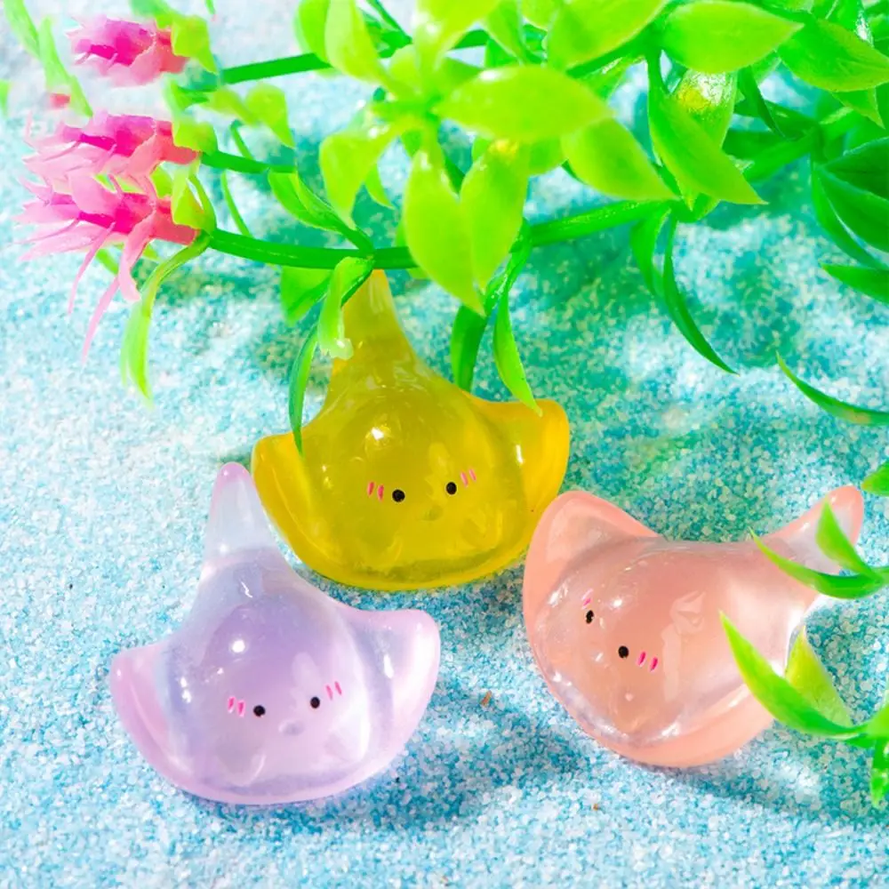 

Marine Animal Series Sea Fish Model Luminous Resin Marine Animals Miniature Colorful Luminous Jellyfish Ornament Aquarium