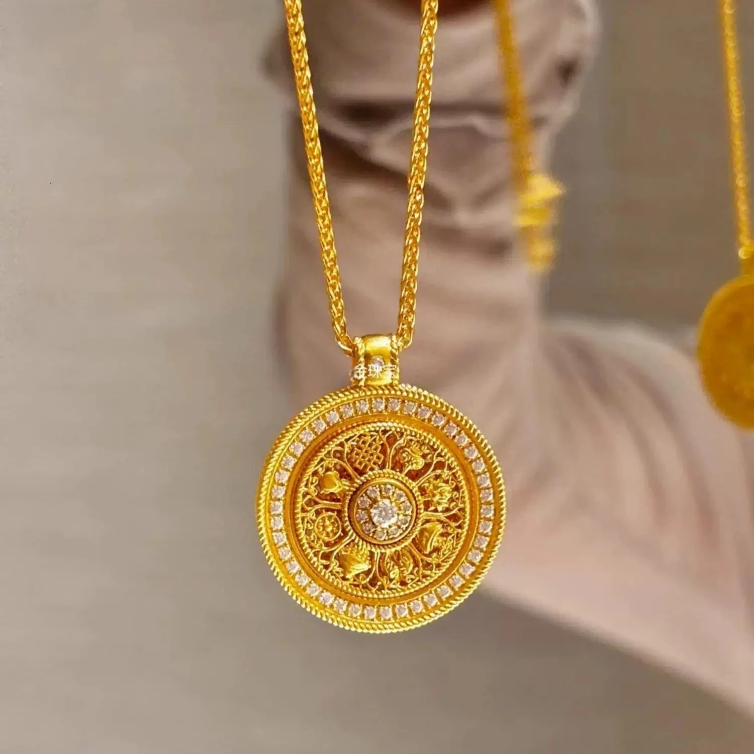 Vintage fashion 24K real gold full diamond eight treasure compass pendant au9999 season to run exquisite necklace