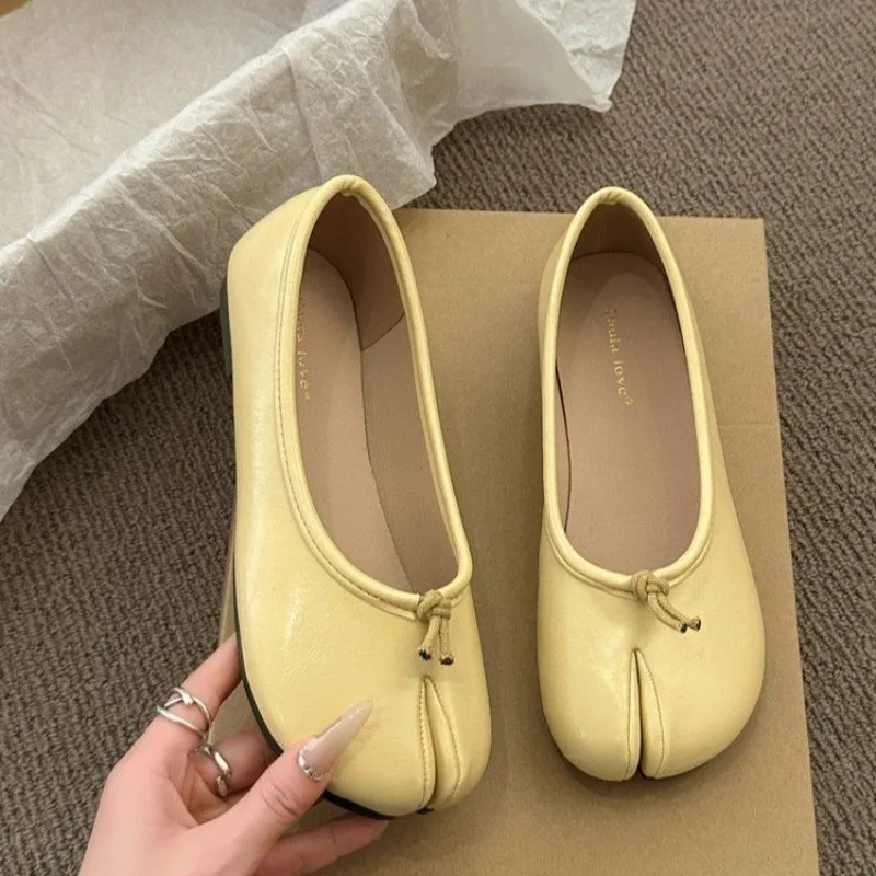 Zapatos planos cómodos para caminar para mujer, zapatillas de Ballet con punta abierta de cuero suave a la moda, zapatos de baile informales para mujer
