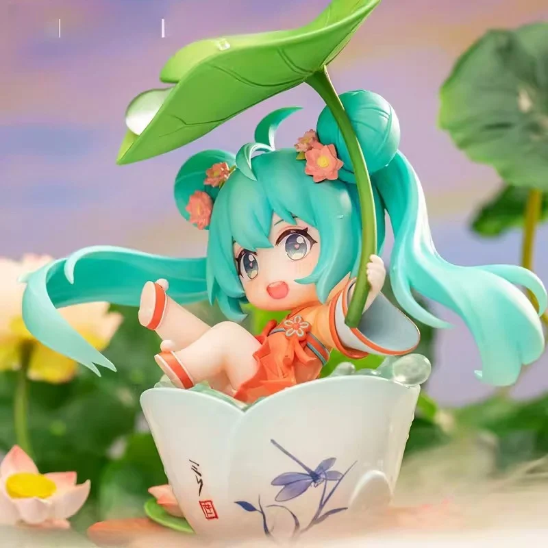 

Hatsune Miku Lotus Pond Play Q Edition Anime Peripheral Model Decoration Miku Joint Doll Desktop Ornaments Toy Birthday Gift