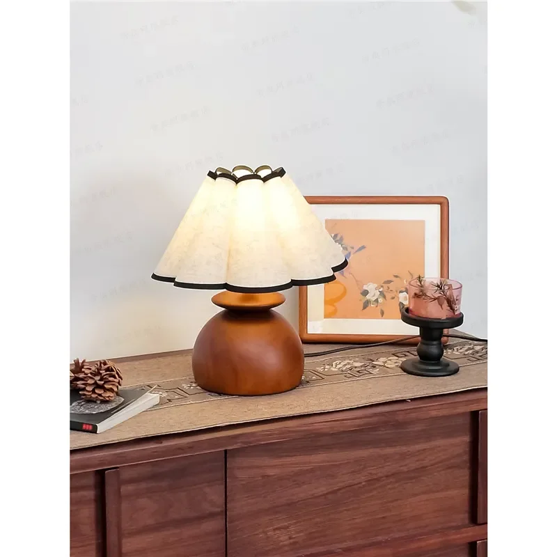 Vintage French Style Table Lamp for Bedroom Bedside Retro Design Night Light for Living Room Study Home Decor Gift Idea