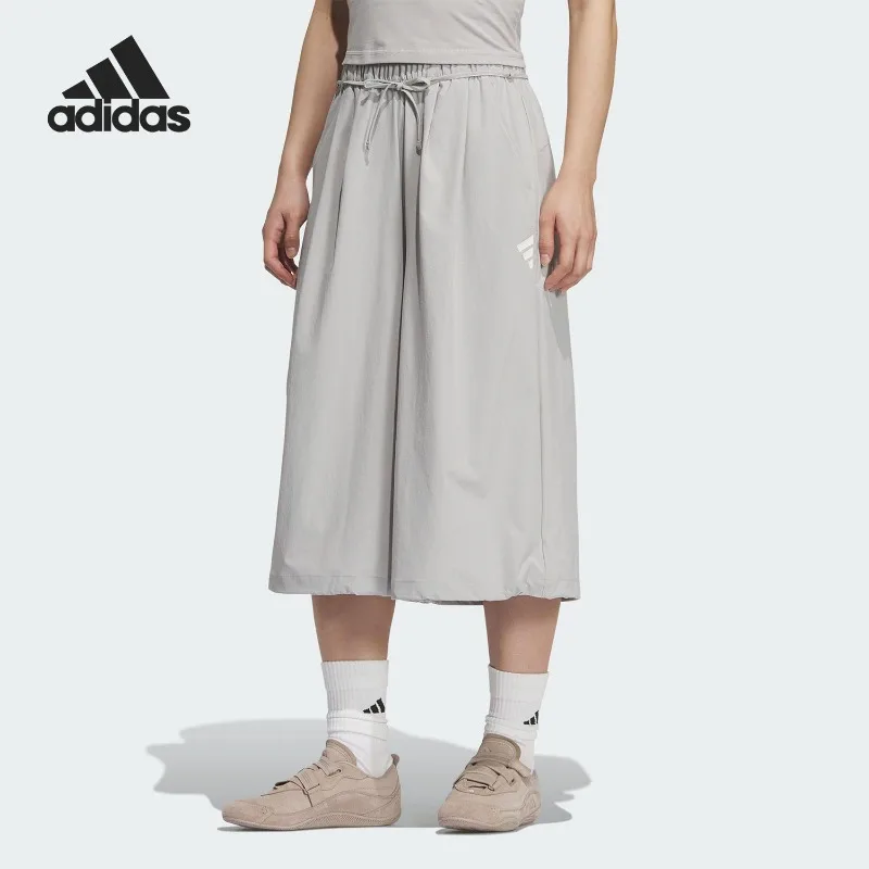 falda-pantalon-deportiva-holgada-con-proteccion-solar-tejida-adidas2026-para-mujer-kc3761
