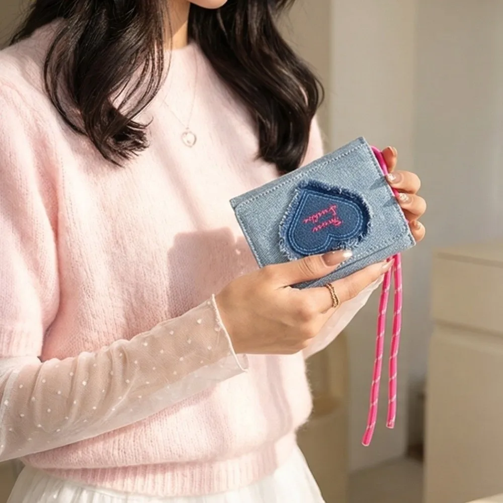 Retro PU Leather Tri-fold Wallet PVC with Lanyard Women Wallets Multiple Card Slots Heart Embroidery Three Fold Wallet Women