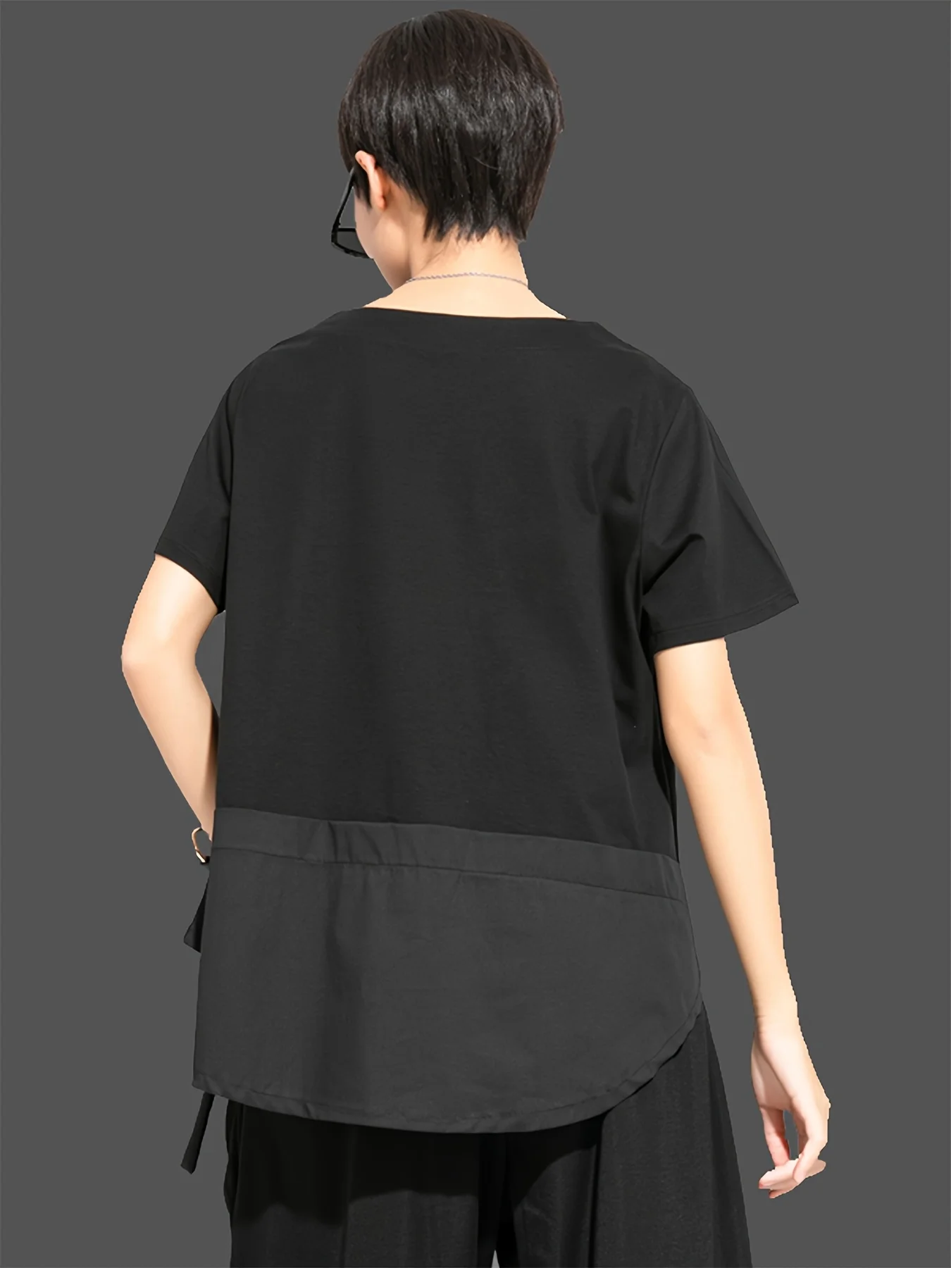 Dark Fashion Asymmetrical Top High-End Sensation Unique Design T-Shirt Individual Style Outfit Trendy Clothing