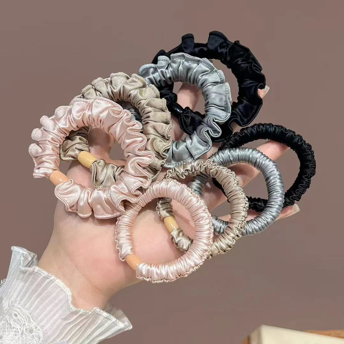 Ensemble de 8 pièces d'attaches de cheveux simples en satin de couleur unie, d'élastiques et d'élastiques pour les filles pour attacher les cheveux, adaptées à un usage quotidien décontracté