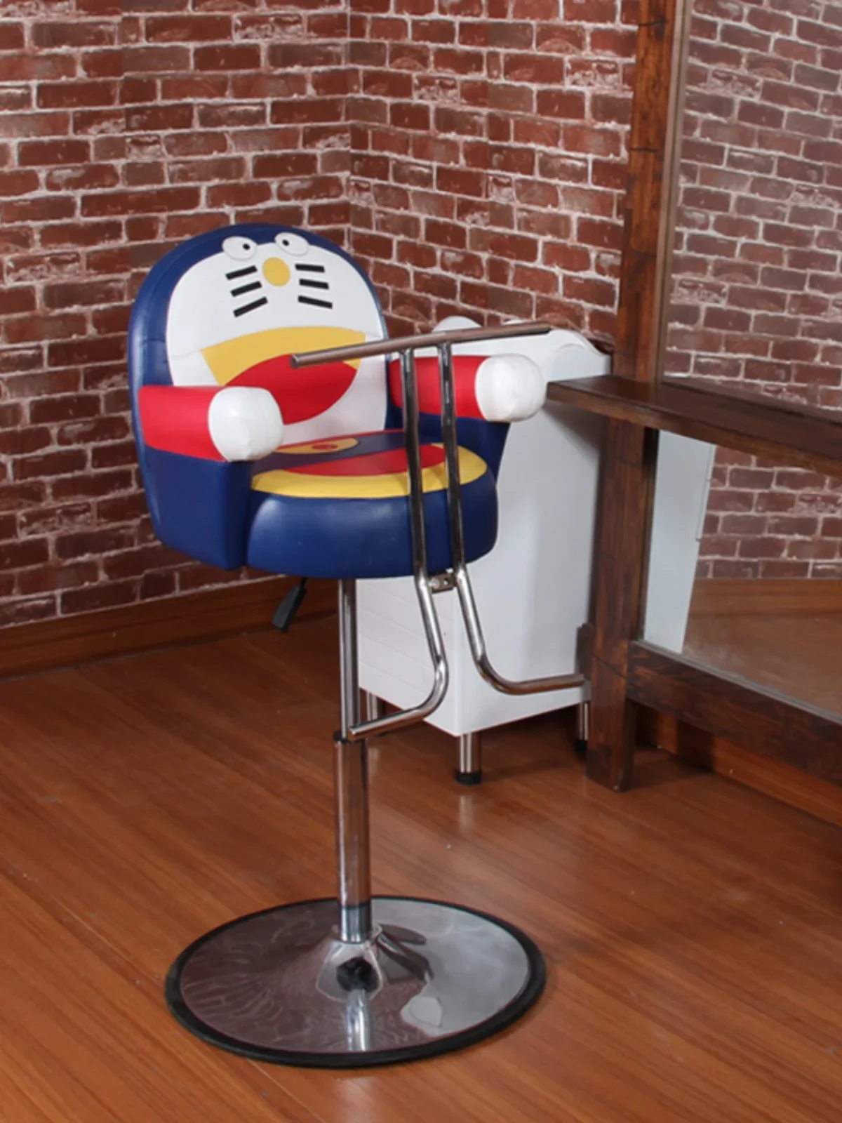 

Cute children's cartoon haircut chair hair salon chair liftable hair salon special seat hair cut chair