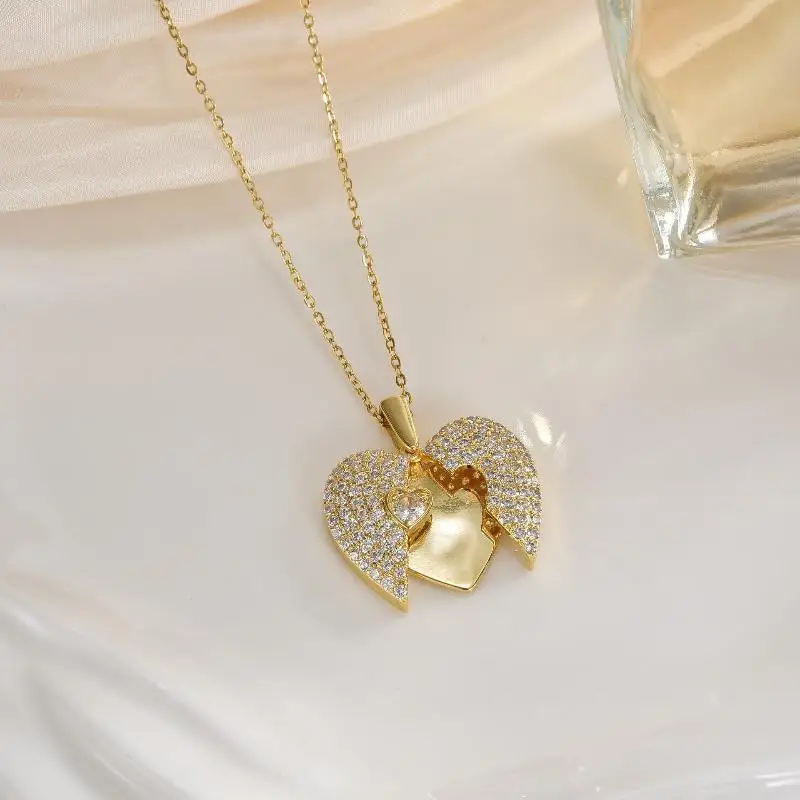 Titanium Steel Heart-shaped Necklace Handmade Adjustable Opening Heart Pendant Opening And Closing Heart Couple Love Locket