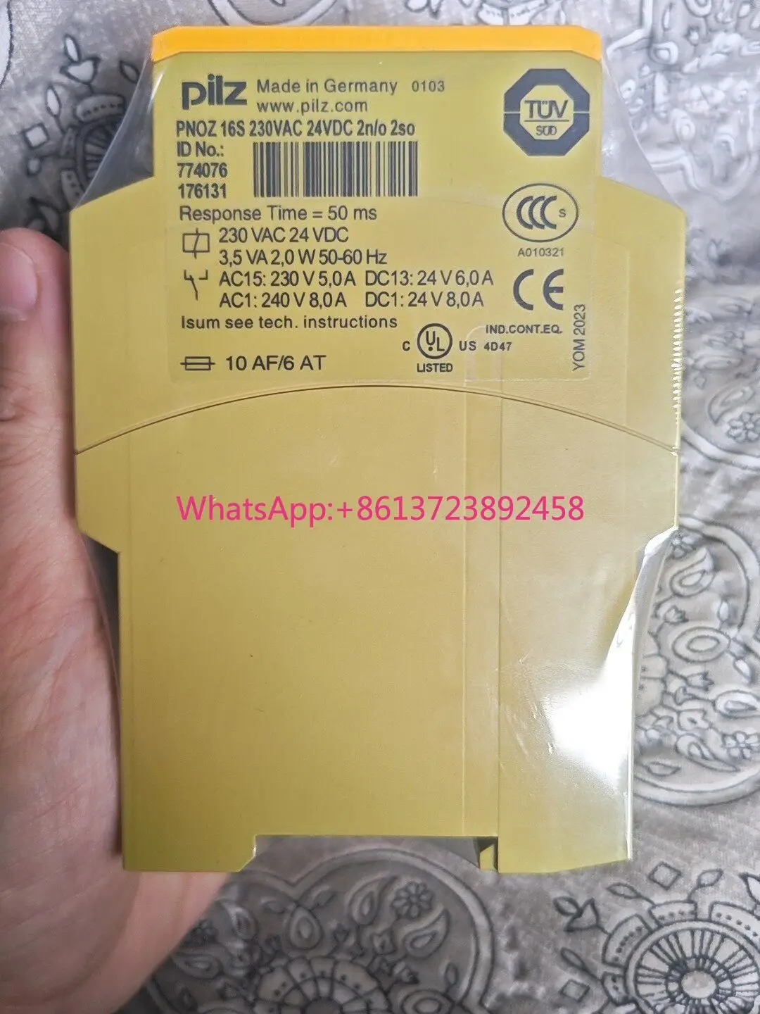 

Pilz 774076 safety relay in Stock