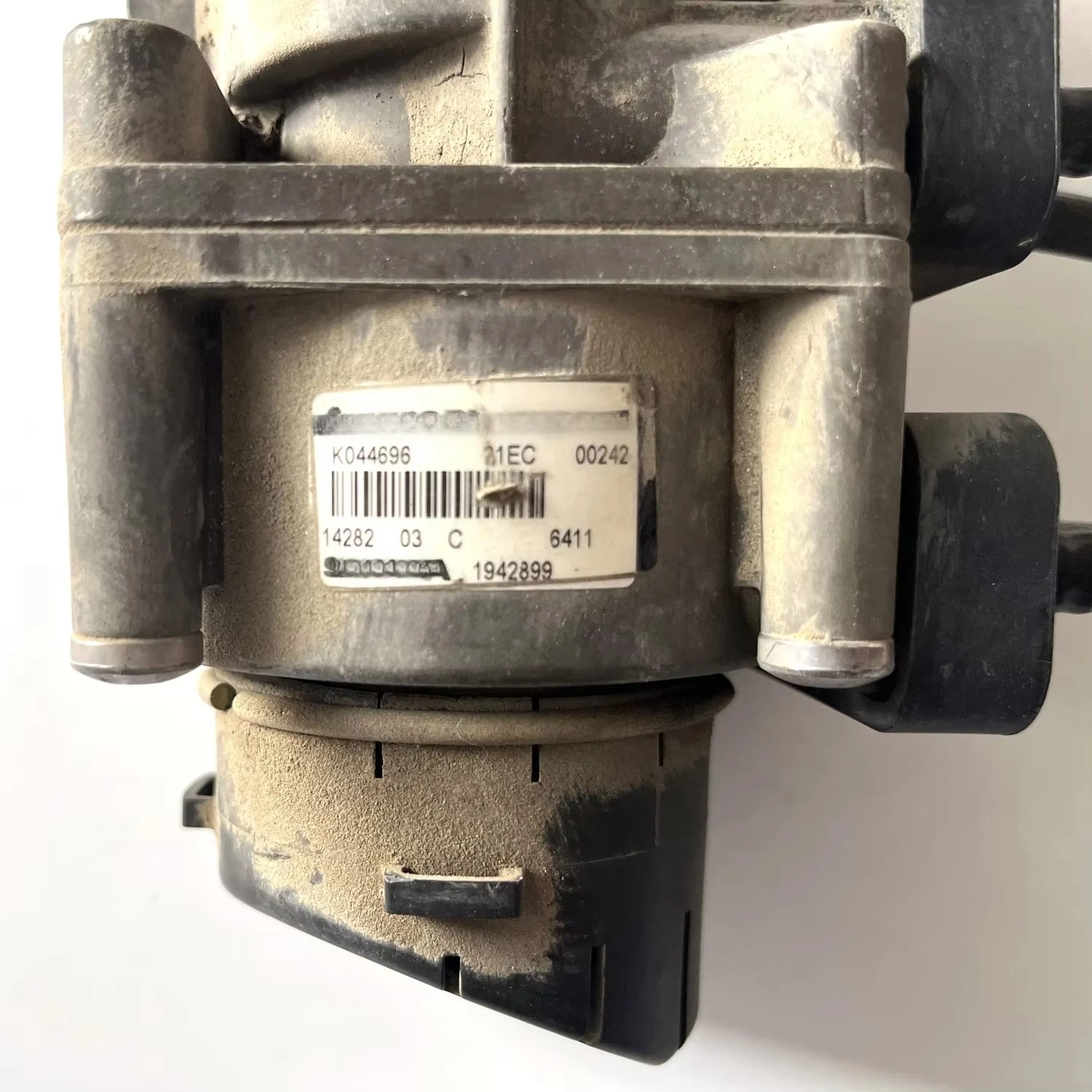 جودة عالية لأجزاء سكانيا 1942899 أسطوانة الفرامل الرئيسية مناسبة للأجزاء المستوردة لشاحنة توزيع عالية الجودة G440