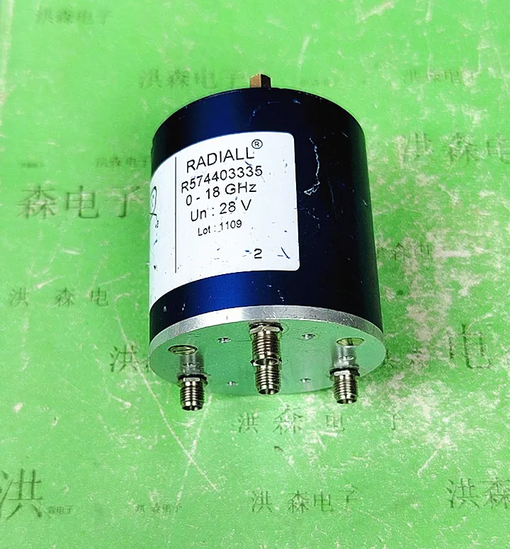 RADIALL R574403335 28V 0-18GHz RF SP3T SMA RF microwave coaxial switch