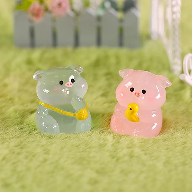 1Pc Luminous Raincoat Pig Ornament Cartoon Bow Tie Pig Doll Micro Landscape Decoration Dollhouse Miniature Toy