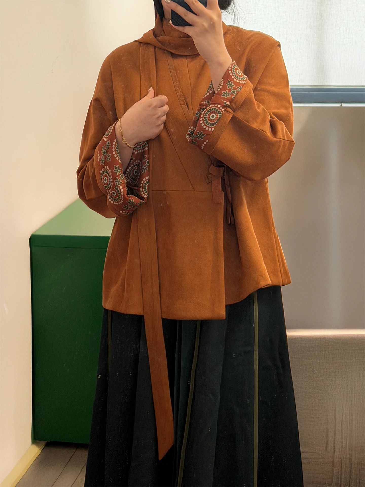 

Original Hanfu Tanglan Song Thiened Woolen Eight Pieces Curly Collar irt And Skirt Set for Daily Commuting in Winter