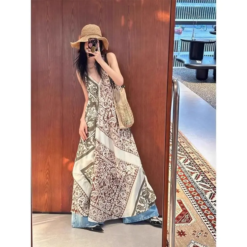 

Summer Dress for Women New High-end Designed Fashionable Temperature Niche Chic V-neck Ethnic Style Printed Suspender Dress