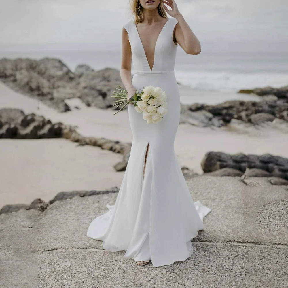 Vestidos de novia largos sin mangas con cuello en V, vestidos de novia hechos a medida, crepé suave, abertura frontal Simple, blanco roto, ajustados, espalda abierta