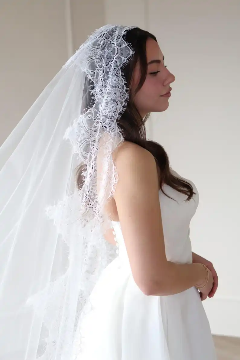 chantilly-lace-bridal-veil-mantilla-wedding-veil-cathedral-length-handmade-custom-length